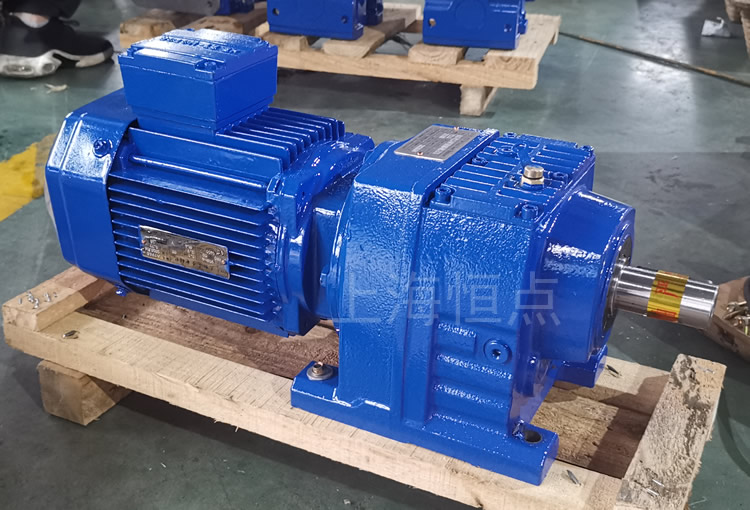 R47系列減速機配電機，藍色油漆實物照片