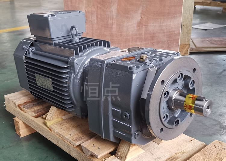 RF47系列減速機配直聯電機，立式安裝 輸出法蘭+軸 實物圖