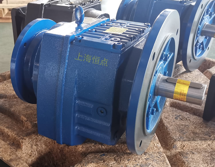 RF87減速機，輸入配法蘭B5端蓋，立式法蘭輸出，實物照片