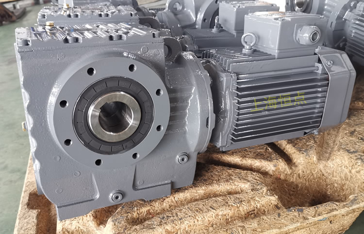 SA77系列減速機輸入配電機，輸出通孔，常用件實物圖