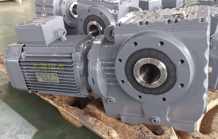 SA77系列減速機輸入配電機，輸出通孔，常用件實物圖