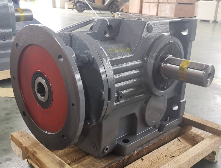 K97減速機，輸入配電機法蘭端蓋，右輸出單軸，實物圖如下