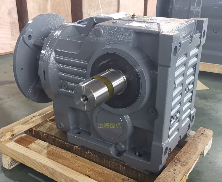 K97減速機，輸入配電機法蘭端蓋，右輸出單軸，實物圖如下