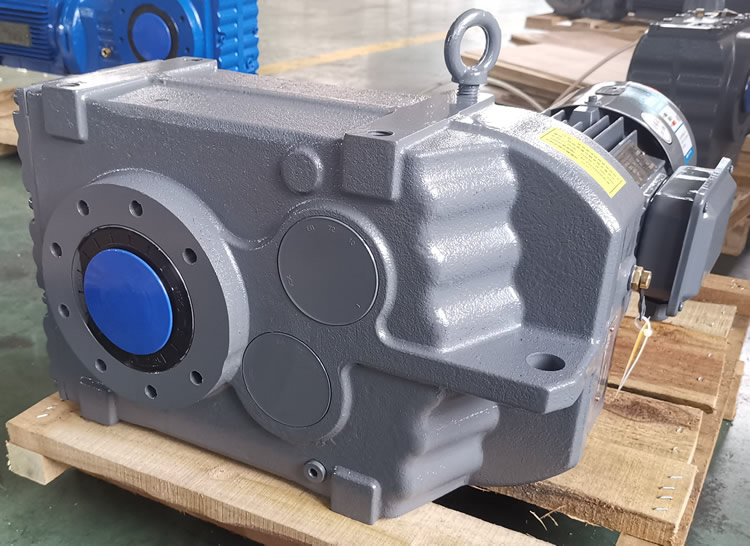 FA77減速機 輸入配制動電機 輸出通孔 實物